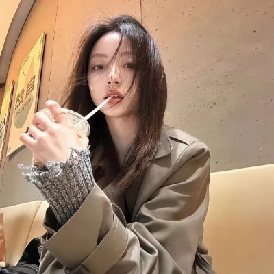 踉跄女孩
